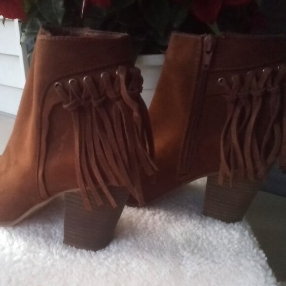 👢Carlos Santana Brown Suede Ankle Bootie w/Fringe Size: 7.5 NWOT - Picture 3 of 5